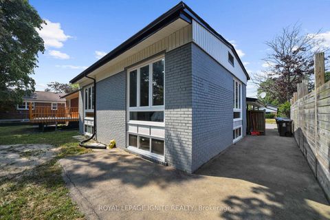 Photo 37 at 47 Deerfield Road, Bendale, Toronto