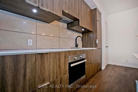 Photo 8 at 2904 - 5 St Joseph Street, Bay Street Corridor, Toronto
