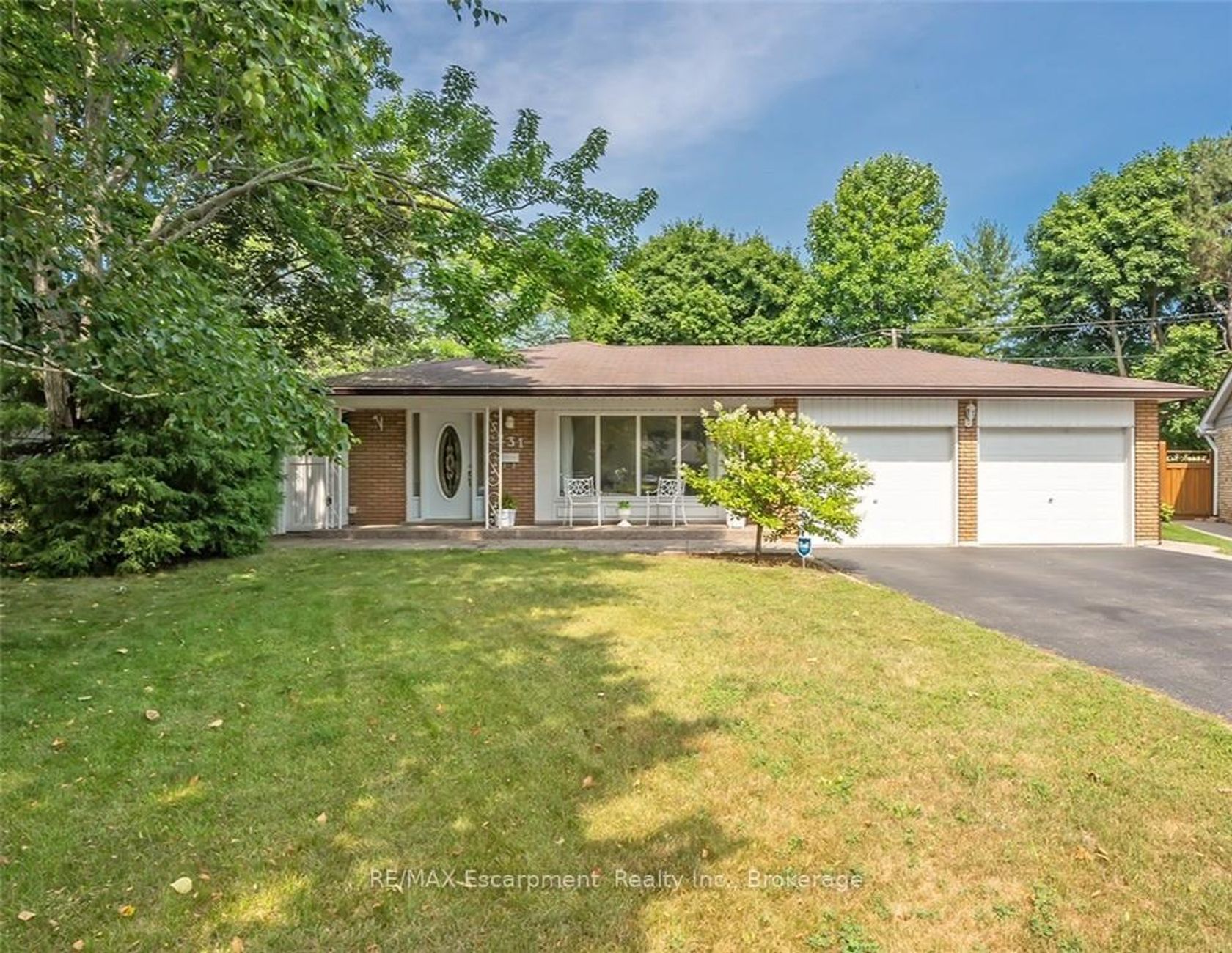 231 BARRYMORE Court, Bayview, Burlington 