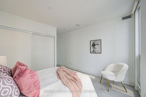 Photo 22 at 305 - 90 Queens Wharf Road, Waterfront Communities C1, Toronto