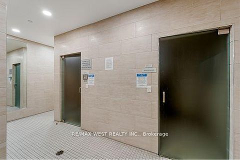 Photo 3 at 1122 - 70 Roehampton Avenue, Mount Pleasant West, Toronto