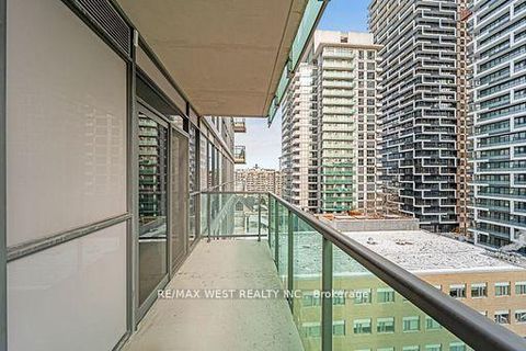 Photo 18 at 1122 - 70 Roehampton Avenue, Mount Pleasant West, Toronto