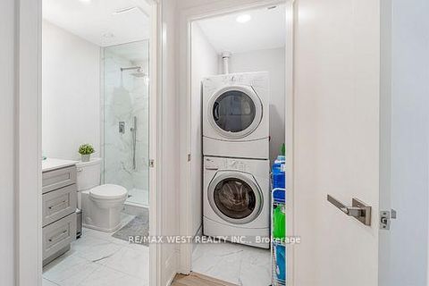 Photo 22 at 1122 - 70 Roehampton Avenue, Mount Pleasant West, Toronto