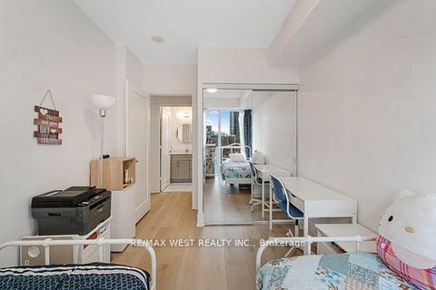 Photo 25 at 1122 - 70 Roehampton Avenue, Mount Pleasant West, Toronto