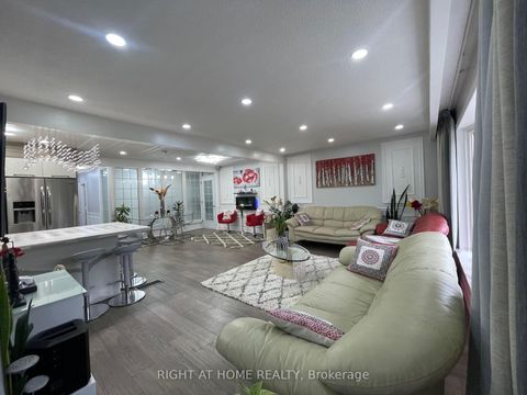 Photo 3 at 60 Sandrift Square, Morningside, Toronto