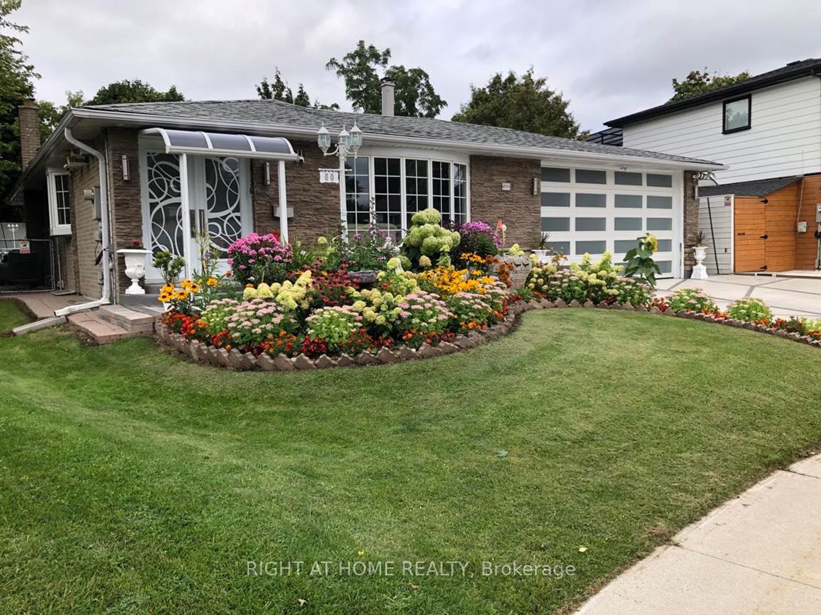 60 Sandrift Square, Morningside, Toronto 
