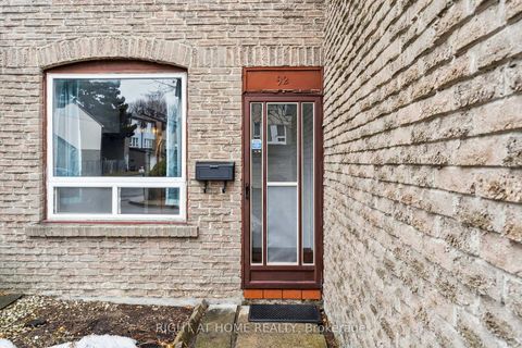 Photo 2 at 92 - 44 Chester Le Boulevard, L'Amoreaux, Toronto