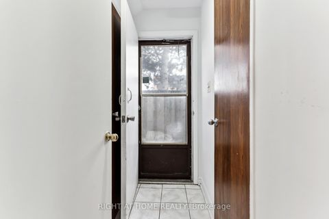 Photo 4 at 92 - 44 Chester Le Boulevard, L'Amoreaux, Toronto