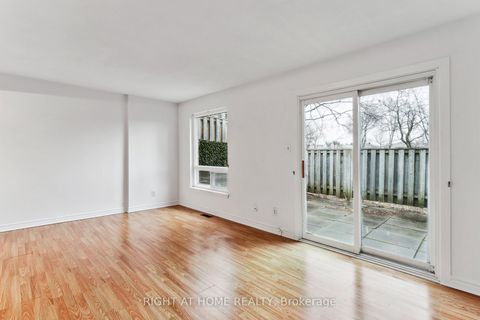 Photo 9 at 92 - 44 Chester Le Boulevard, L'Amoreaux, Toronto