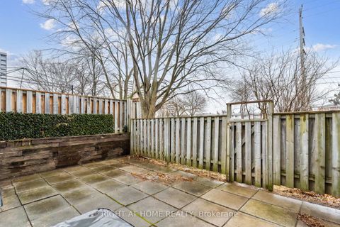 Photo 14 at 92 - 44 Chester Le Boulevard, L'Amoreaux, Toronto