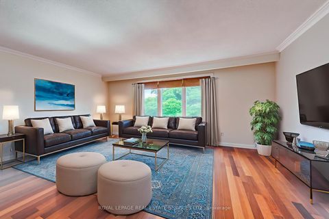 Photo 6 at 317 Ulric Crescent, WO West, Oakville