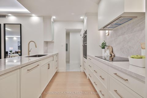 Photo 18 at 402 - 350 Lonsdale Road, Forest Hill South, Toronto