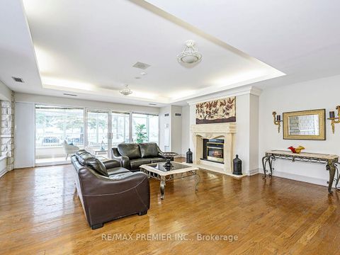 Photo 3 at 414 - 2506 RUTHERFORD Road, Maple, Vaughan