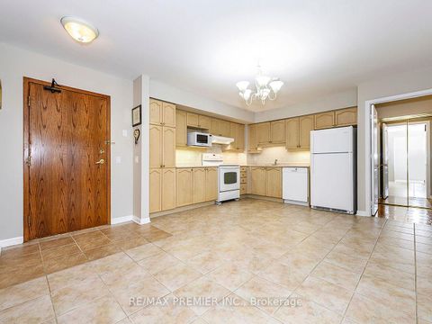 Photo 5 at 414 - 2506 RUTHERFORD Road, Maple, Vaughan