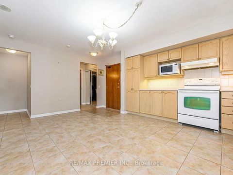 Photo 8 at 414 - 2506 RUTHERFORD Road, Maple, Vaughan