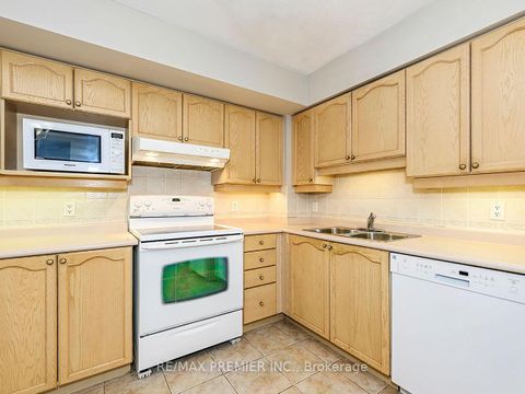 Photo 9 at 414 - 2506 RUTHERFORD Road, Maple, Vaughan