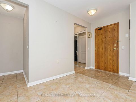 Photo 14 at 414 - 2506 RUTHERFORD Road, Maple, Vaughan