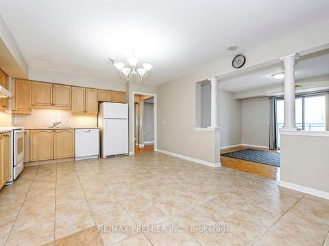 Photo 17 at 414 - 2506 RUTHERFORD Road, Maple, Vaughan