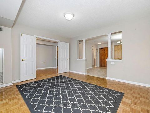 Photo 21 at 414 - 2506 RUTHERFORD Road, Maple, Vaughan