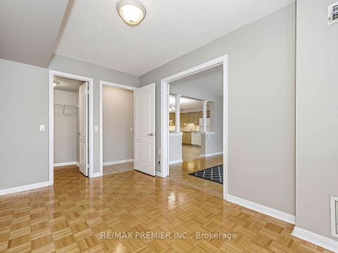 Photo 29 at 414 - 2506 RUTHERFORD Road, Maple, Vaughan