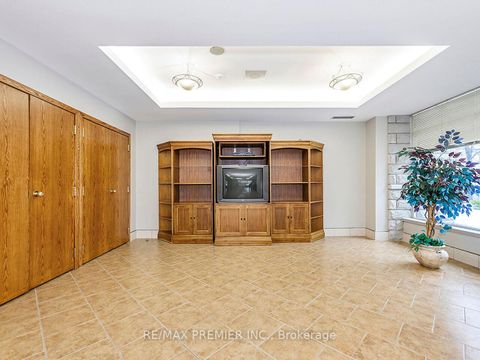 Photo 32 at 414 - 2506 RUTHERFORD Road, Maple, Vaughan