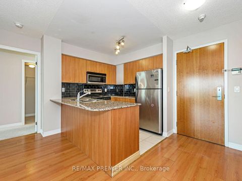 Photo 7 at 810 - 1403 Royal York Road, Humber Heights, Toronto