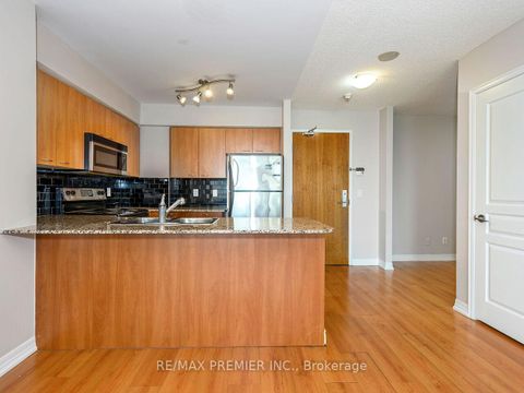 Photo 10 at 810 - 1403 Royal York Road, Humber Heights, Toronto