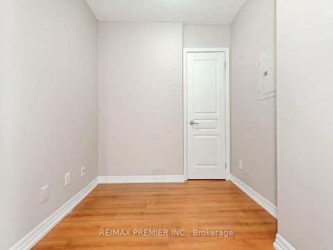 Photo 13 at 810 - 1403 Royal York Road, Humber Heights, Toronto