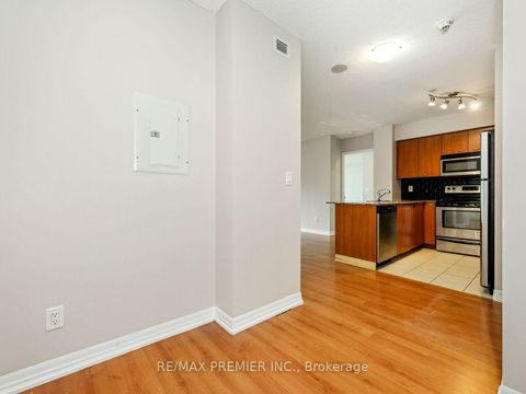 Photo 14 at 810 - 1403 Royal York Road, Humber Heights, Toronto