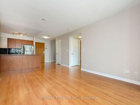 Photo 15 at 810 - 1403 Royal York Road, Humber Heights, Toronto