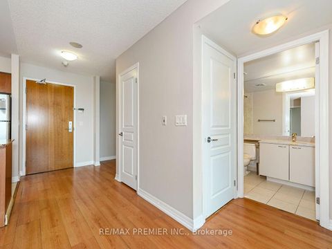 Photo 27 at 810 - 1403 Royal York Road, Humber Heights, Toronto