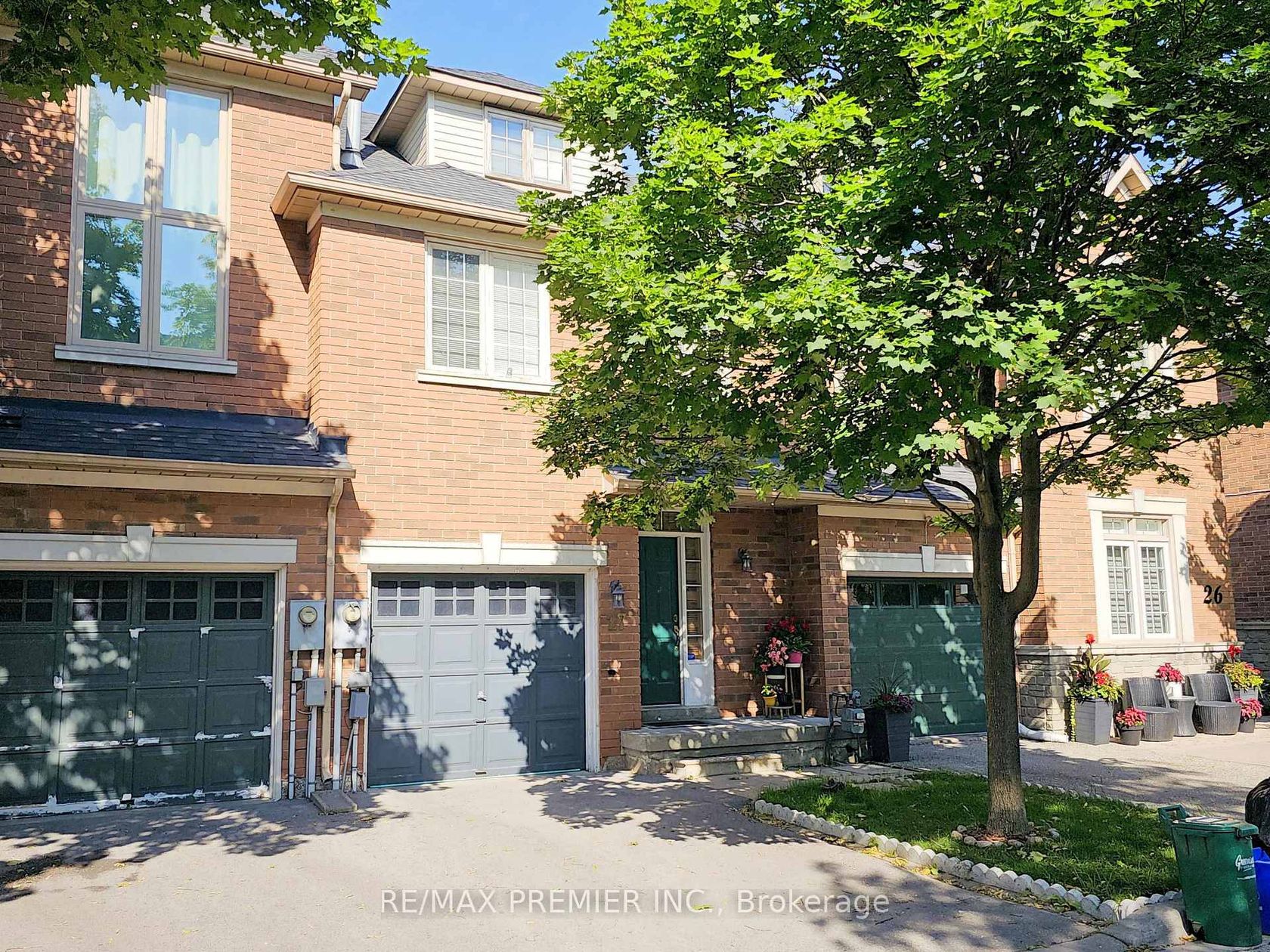 27 - 180 Blue Willow Drive, East Woodbridge, Vaughan 