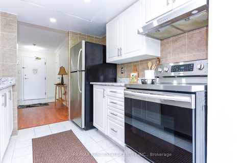 Photo 12 at 503 - 5 Rowntree Road, Jamestown, Toronto