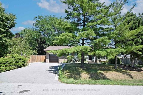 Photo 1 at 1223 Redbank Crescent, CP College Park, Oakville