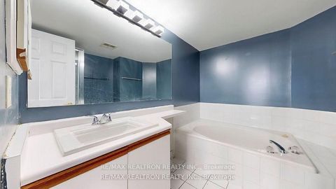 Photo 11 at 402 - 3233 Eglinton Avenue E, Scarborough Village, Toronto