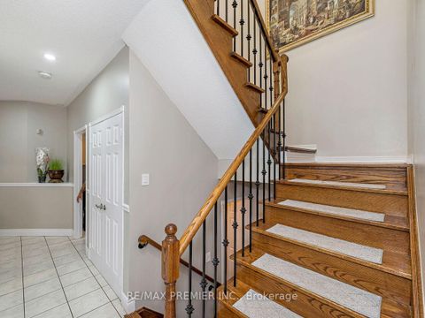 Photo 23 at 19 Medley Court, Maple, Vaughan