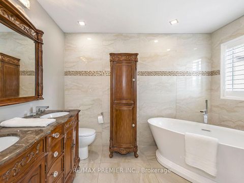 Photo 29 at 19 Medley Court, Maple, Vaughan