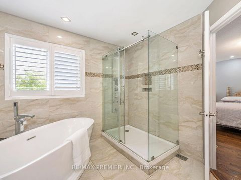 Photo 31 at 19 Medley Court, Maple, Vaughan