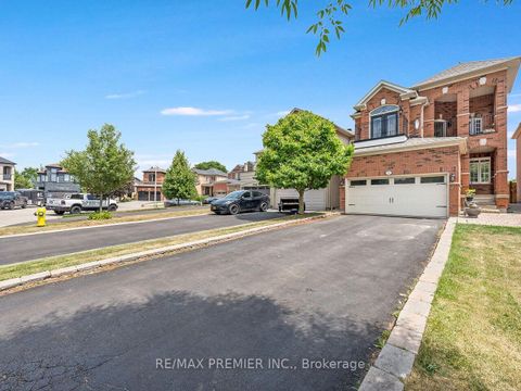 Photo 48 at 19 Medley Court, Maple, Vaughan