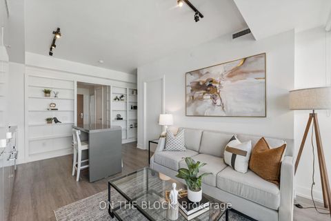 Photo 4 at 5307 - 7 Grenville Street, Bay Street Corridor, Toronto