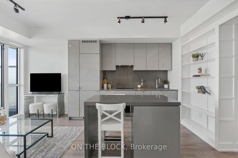 Photo 5 at 5307 - 7 Grenville Street, Bay Street Corridor, Toronto