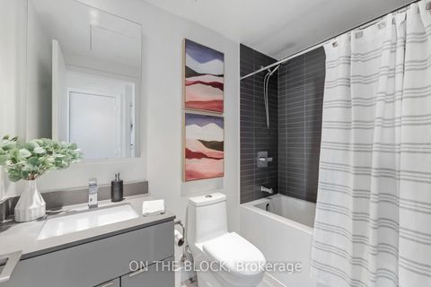 Photo 11 at 5307 - 7 Grenville Street, Bay Street Corridor, Toronto