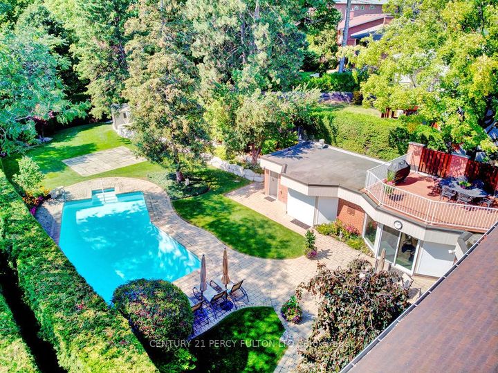 Photo 1 at 4 Page Avenue, Bayview Village, Toronto