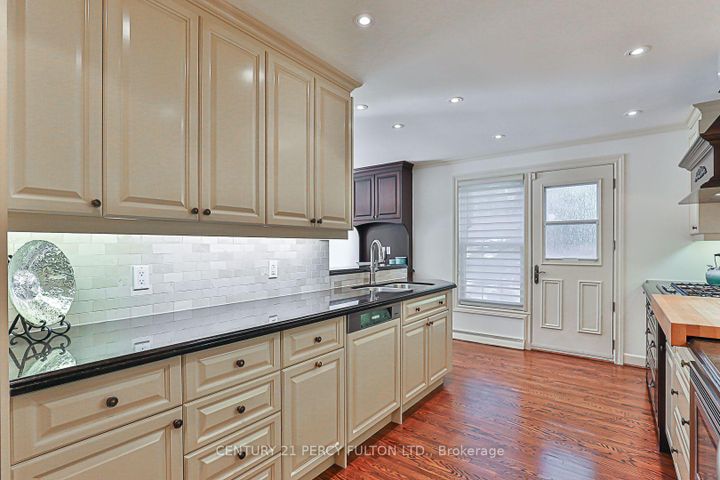 Photo 13 at 4 Page Avenue, Bayview Village, Toronto