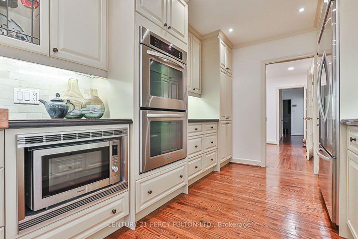 Photo 14 at 4 Page Avenue, Bayview Village, Toronto