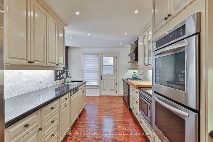 Photo 15 at 4 Page Avenue, Bayview Village, Toronto