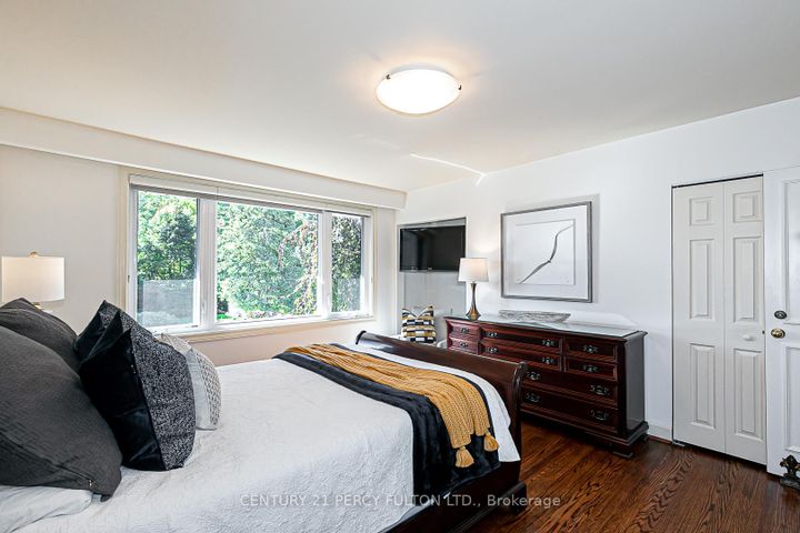Photo 17 at 4 Page Avenue, Bayview Village, Toronto