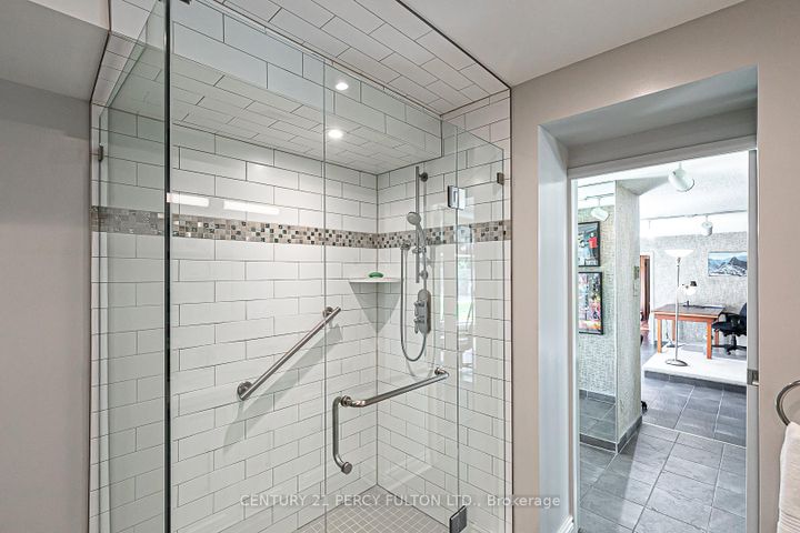Photo 30 at 4 Page Avenue, Bayview Village, Toronto