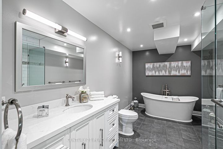 Photo 31 at 4 Page Avenue, Bayview Village, Toronto