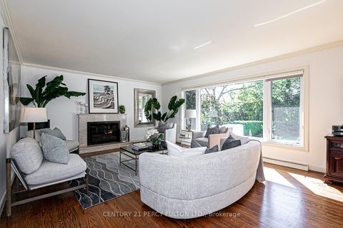 Photo 3 at 4 Page Avenue, Bayview Village, Toronto